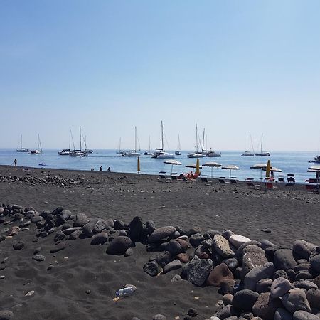 Stromboli Central Family Apartment - 3 Double Rooms المظهر الخارجي الصورة
