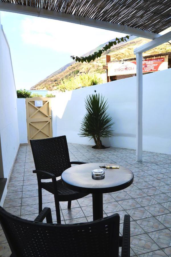 Stromboli Central Family Apartment - 3 Double Rooms المظهر الخارجي الصورة